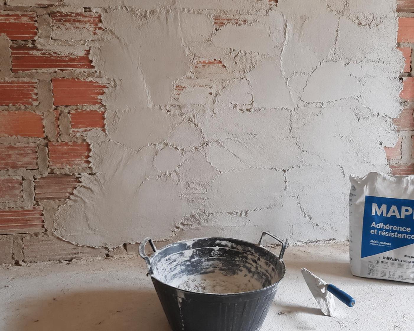 découvrez comment utiliser le map enduit pour reboucher efficacement les fissures et préparer vos surfaces avant peinture, afin d'obtenir un rendu lisse et durable.