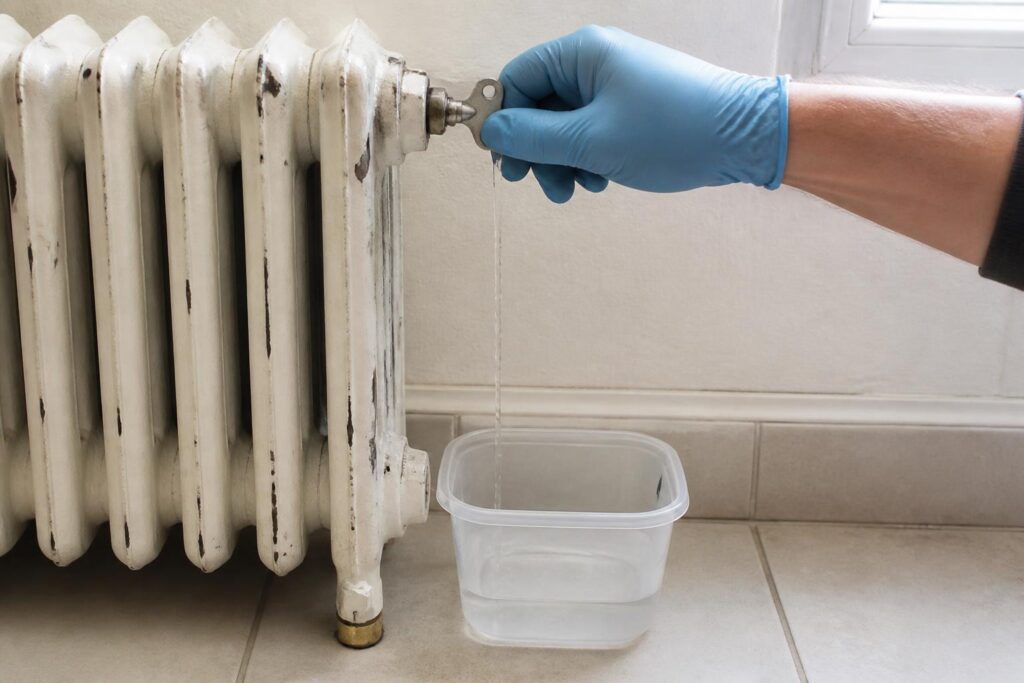 découvrez comment purger facilement un radiateur en fonte grâce à notre guide étape par étape pour optimiser l'efficacité de votre chauffage cet hiver.