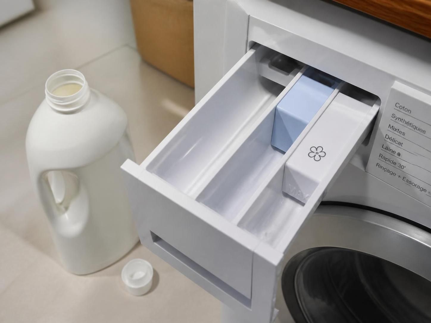 Guide pratique : où verser l'adoucissant dans votre machine à laver sans erreur 2 découvrez notre guide pratique pour savoir où verser l'adoucissant dans votre machine à laver sans faire d'erreur et obtenir un linge parfaitement doux.